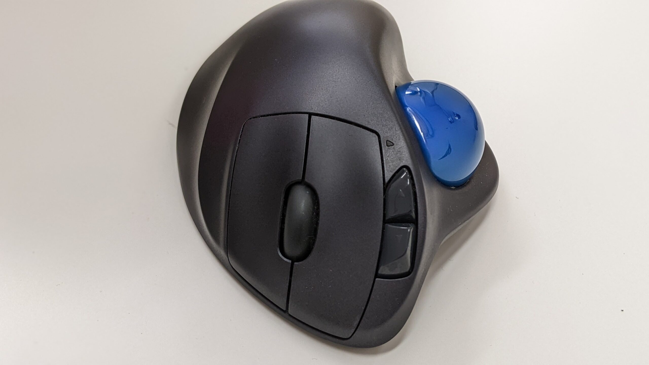 ロジクールM570の写真です